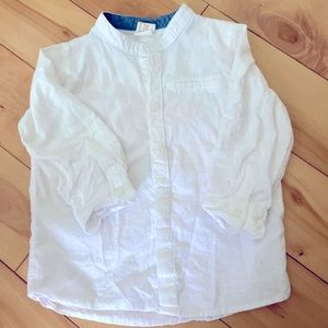 Button-down shirt for baby boy. Perfect for family photo shoots or any day.